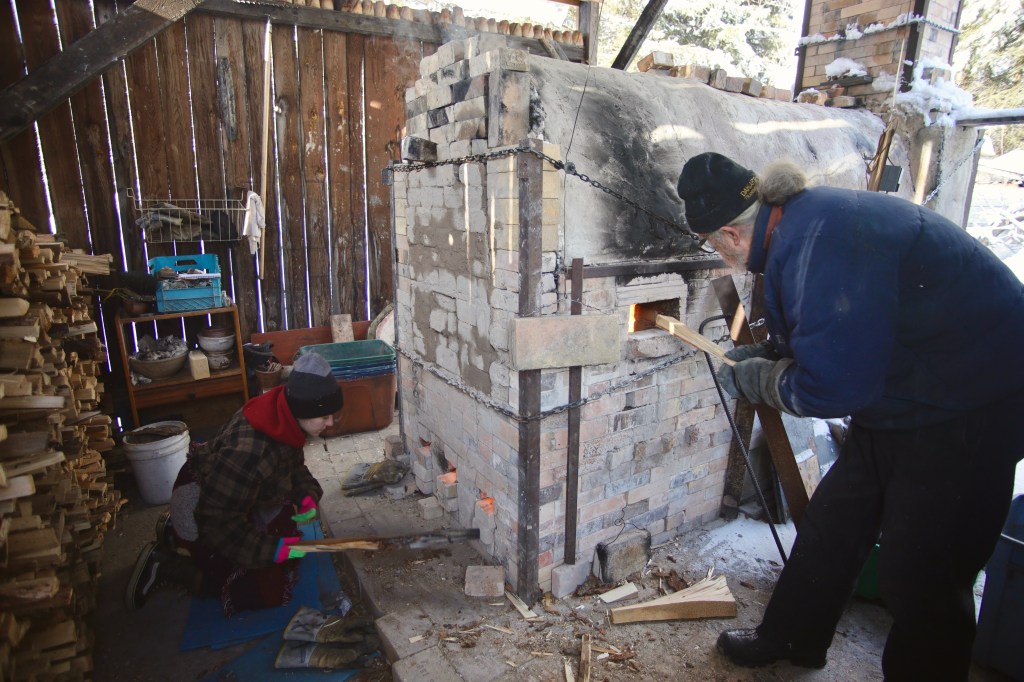 Winter wood firing with Fritz and the&nbsp;gang